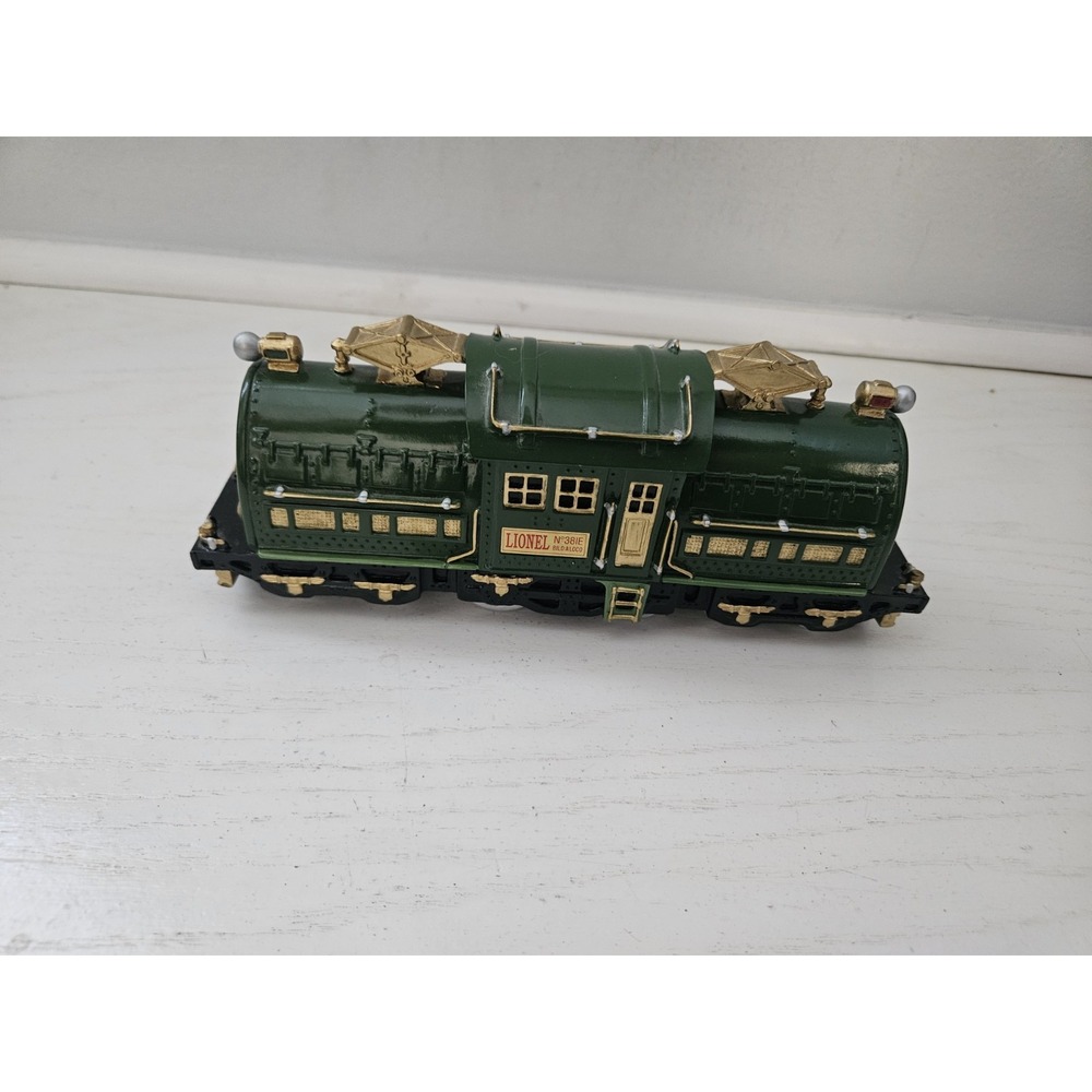 381E STANDARD GAUGE ENGINE 1928‎ BY LIONEL AVON with wood stand
